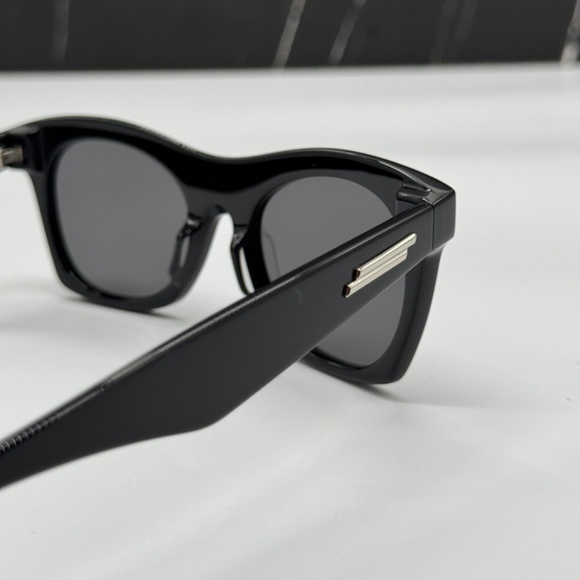 NEW BV1061S 001 BOTTEGA VENETA BLACK GREY SQUARE SUNGLASSES BOTTEGA VENETA - Picture 7 of 10